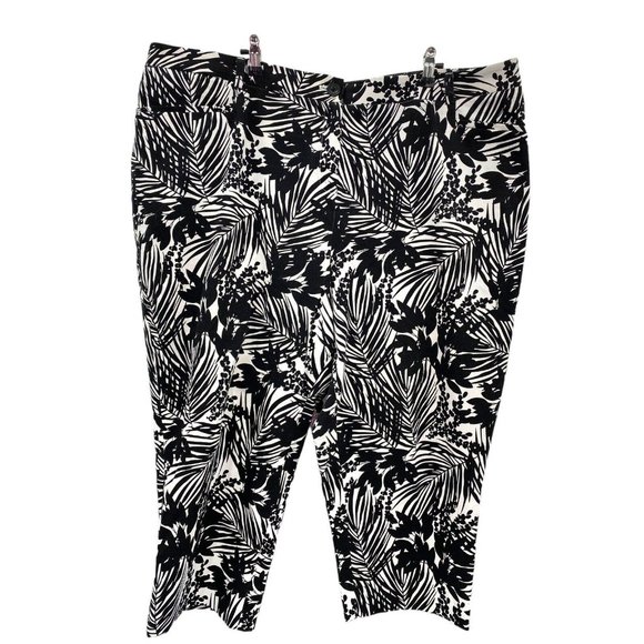 Lane Bryant Women's Black & White Print Cropped Pants Plus Size 26 Button Pocket - Picture 1 of 8